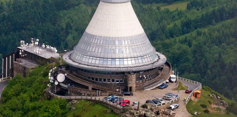 Česko z nebe: UFO u Středohoří a Sněžka jako rozmarná modelka