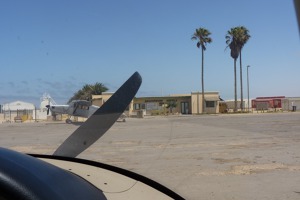 Swakopmund, Namibie - tankování Cirrus SR 20 ZS ZIP