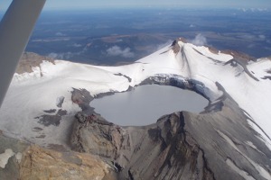 Nový Zéland - vrcholek stále aktivní sopky Ruapehu