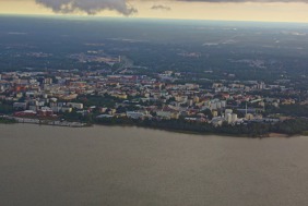 Odlet z města Vaasa v dešti