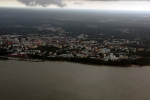 Odlet z města Vaasa v dešti