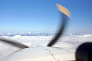 Pohled z kabiny letadla severně od Shetland