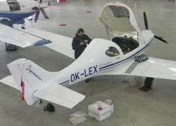 OK-LEX v hangáru na letišti v Příbrami
