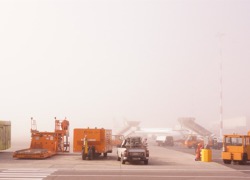 Mlha na letišti v Pise
