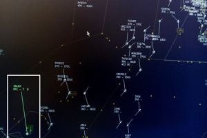Snímky z radaru lisabonského řízení letového provozu ukazují polohu OK LEX