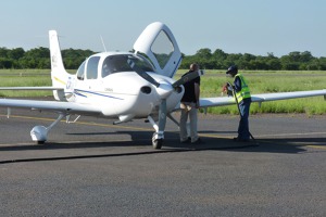 Cirrus SR 20, ZS ZIP, Kasane, Botswana