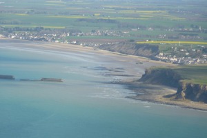 Artificial port - Gold beach in the back