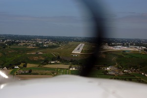 Final on runway 9, Jersey island