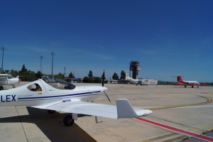 Finally at Jerez airport. Because of the extremely strong headwinds I landed with barely the legal fuel reserve