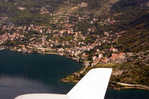 Vesnička s hezkým názvem Dobrota v Kotorském zálivu
