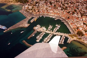 Přístav ostrova Aegina v Saronském zálivu jižně od Athén