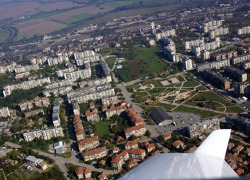 Město Gorna Oryahovitsa po startu směrem na Příbram,