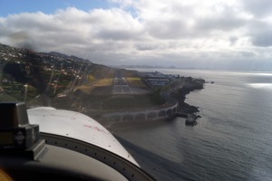 Finále přistání na letišti ve Funchalu