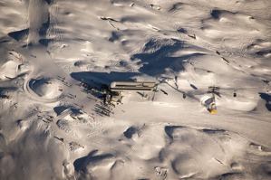 Horní stanice sjezdovky, Leukerbad, Švýcarsko Horní stanice sjezdovky, Leukerbad, Švýcarsko