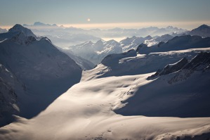 Zásoby sněhu pro ledovec Aletsch, Bernské Alpy, Švýcarsko