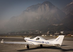 Only at 13.40 the sun burnt out the fog sitting over the airport of Innsbruck