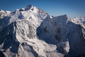 Mont Blanc a ledovec na jeho severozápadní stěně