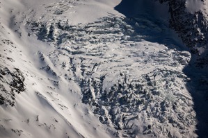 Detail ledovce na stěně Mont Blanc