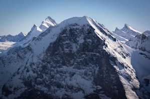 Vrcholek Monch (4107 m) v detailu