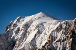 Hlavní vrcholek Mont Blanc  4831 m směrem od východu