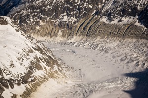 Střední část údolí a ledovce Vallee Blanche, Mont Blanc, Švýcarsko