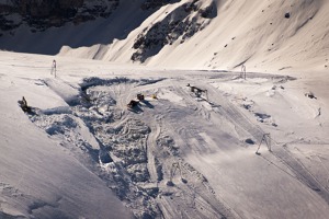 Horní část jedné z lanovek lyžařské oblasti v okolí Zermattu