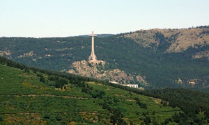 Francův památník mrtvím občanské války severně od Madridu