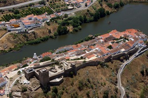 Mertola, Portugalsko – staré město a hrad