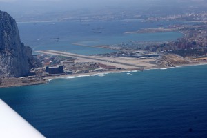 Finále na dráhu 27, Gibraltar